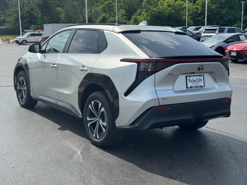 Toyota bZ4X Vehicle Image 6