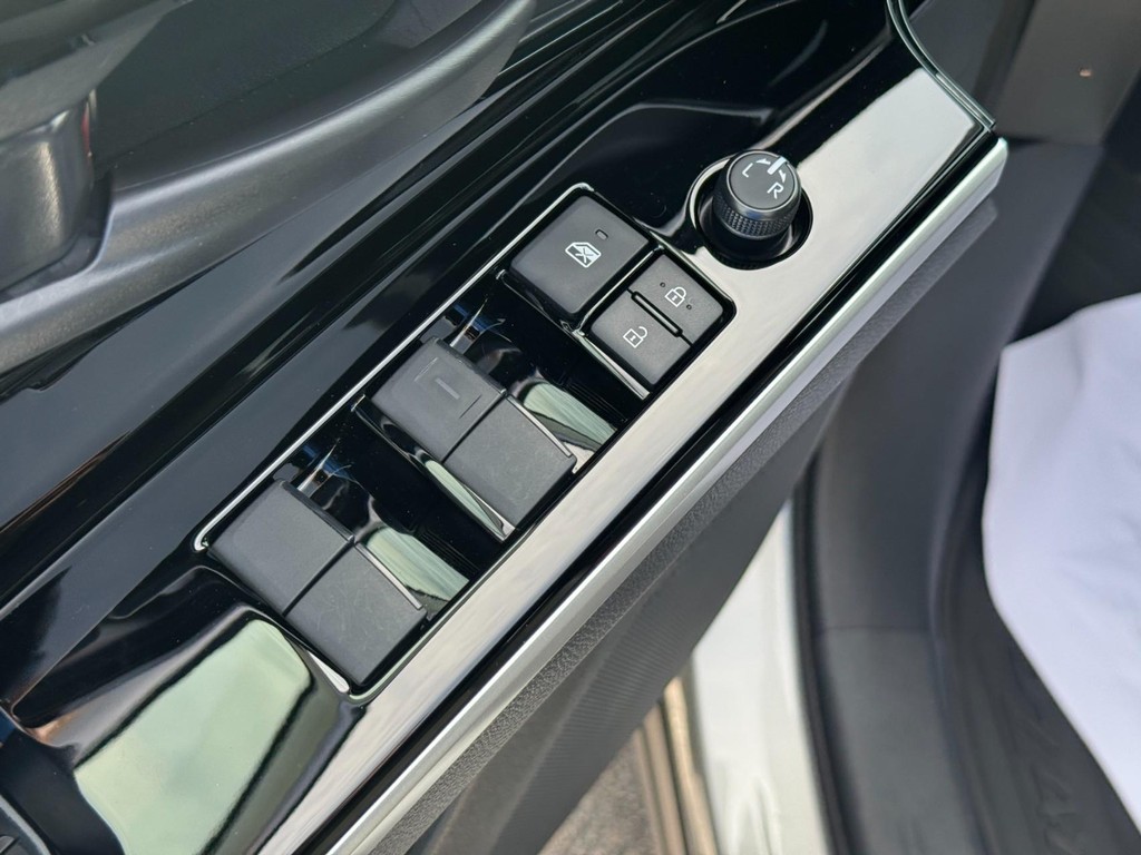 Toyota bZ4X Vehicle Image 15