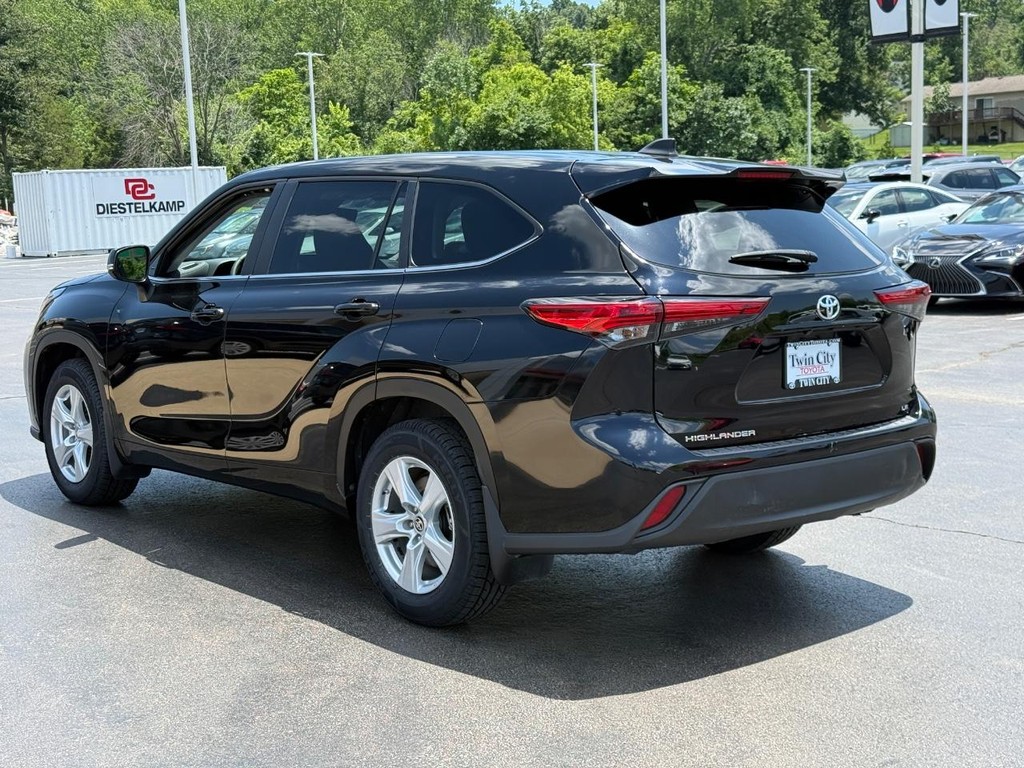 Toyota Highlander Vehicle Image 7