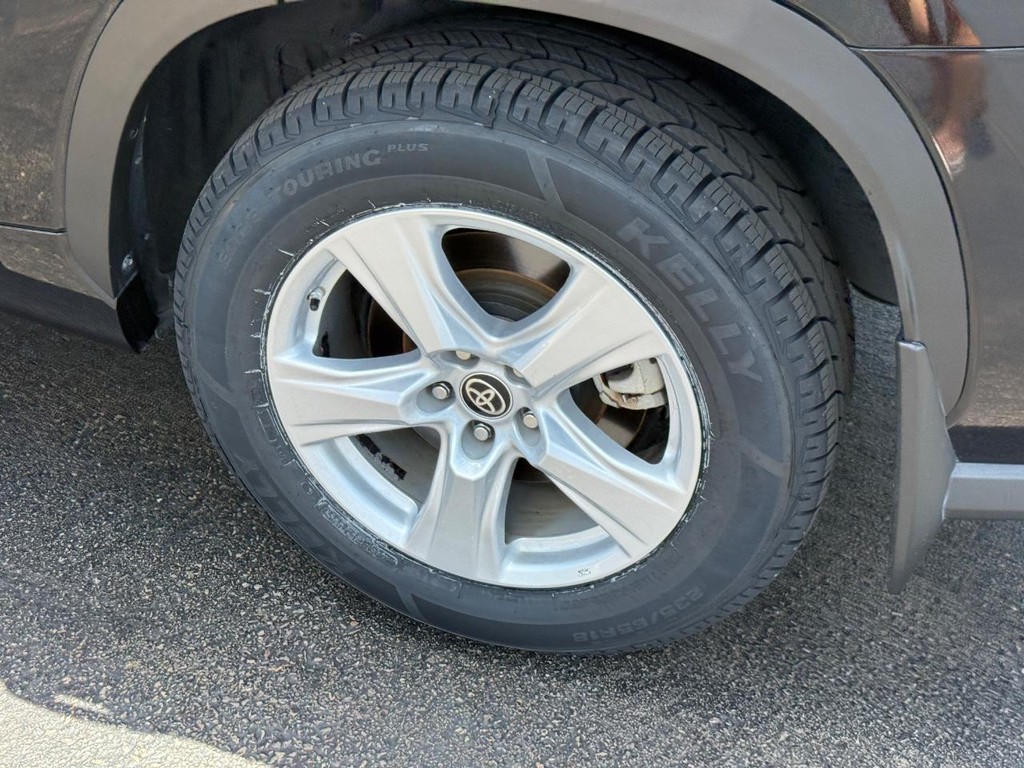 Toyota Highlander Vehicle Image 8