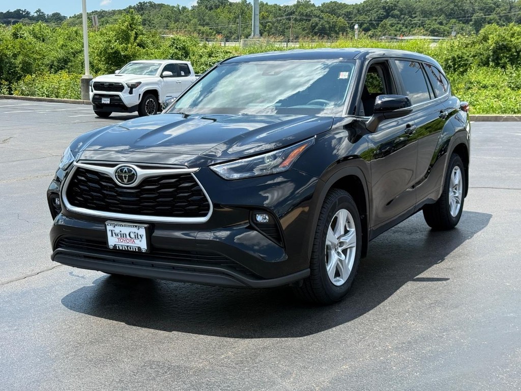 Toyota Highlander Vehicle Image 9