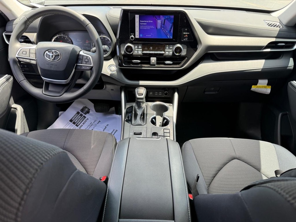 Toyota Highlander Vehicle Image 13