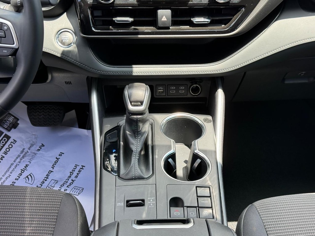 Toyota Highlander Vehicle Image 16