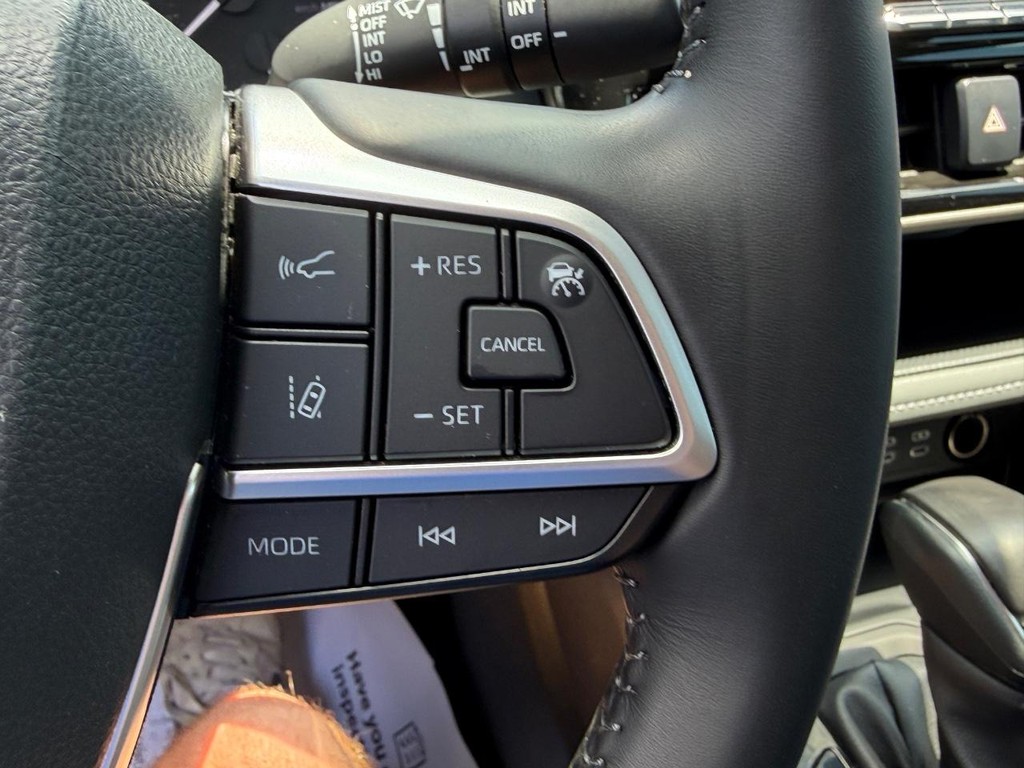 Toyota Highlander Vehicle Image 20