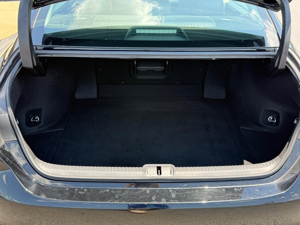 Lexus ES Vehicle Image 4