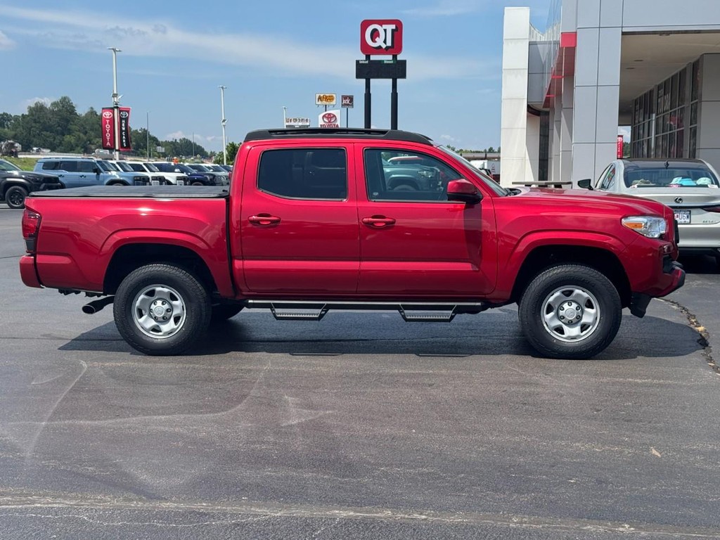 Toyota Tacoma 4WD Vehicle Image 2