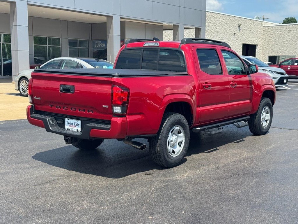 Toyota Tacoma 4WD Vehicle Image 3