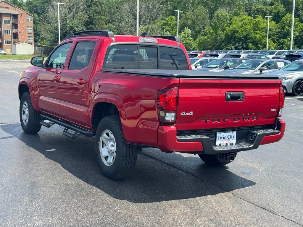 Toyota Tacoma 4WD Vehicle Image 7