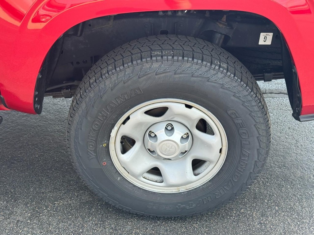 Toyota Tacoma 4WD Vehicle Image 8