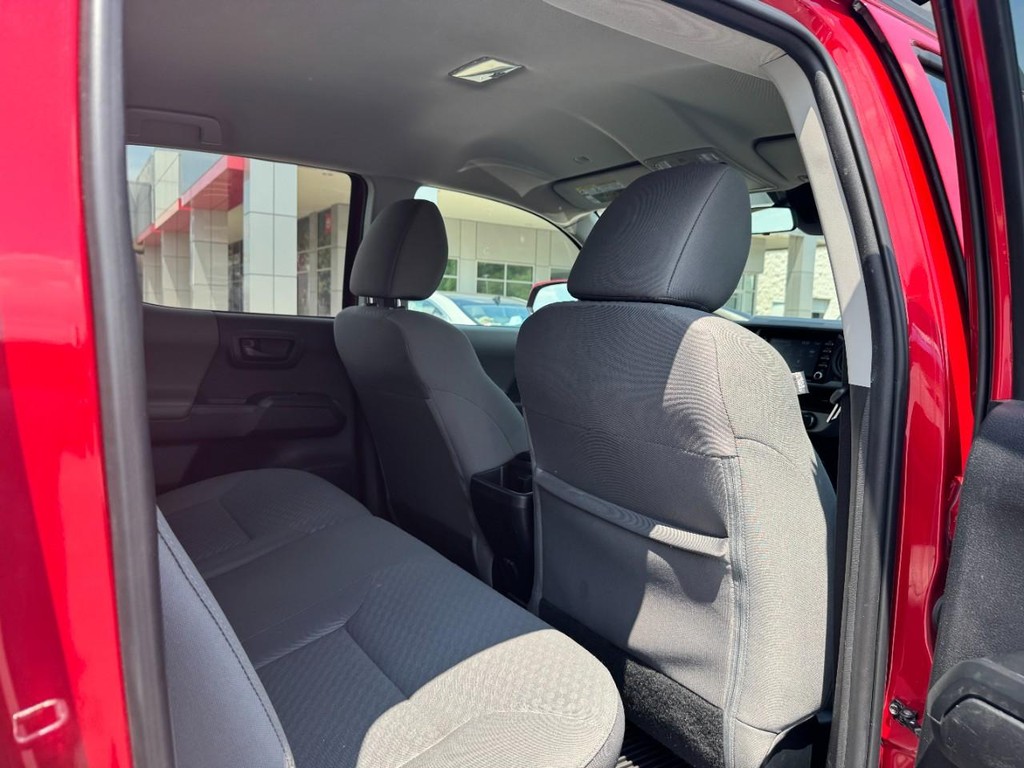 Toyota Tacoma 4WD Vehicle Image 11