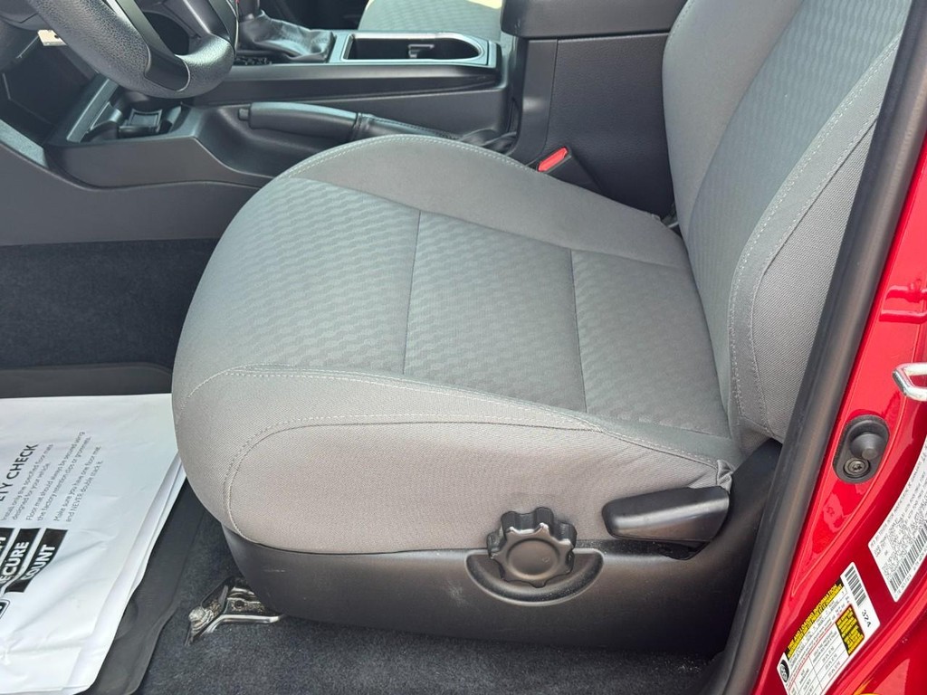 Toyota Tacoma 4WD Vehicle Image 17