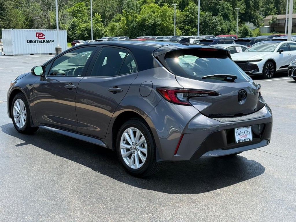 Toyota Corolla Hatchback Vehicle Image 7