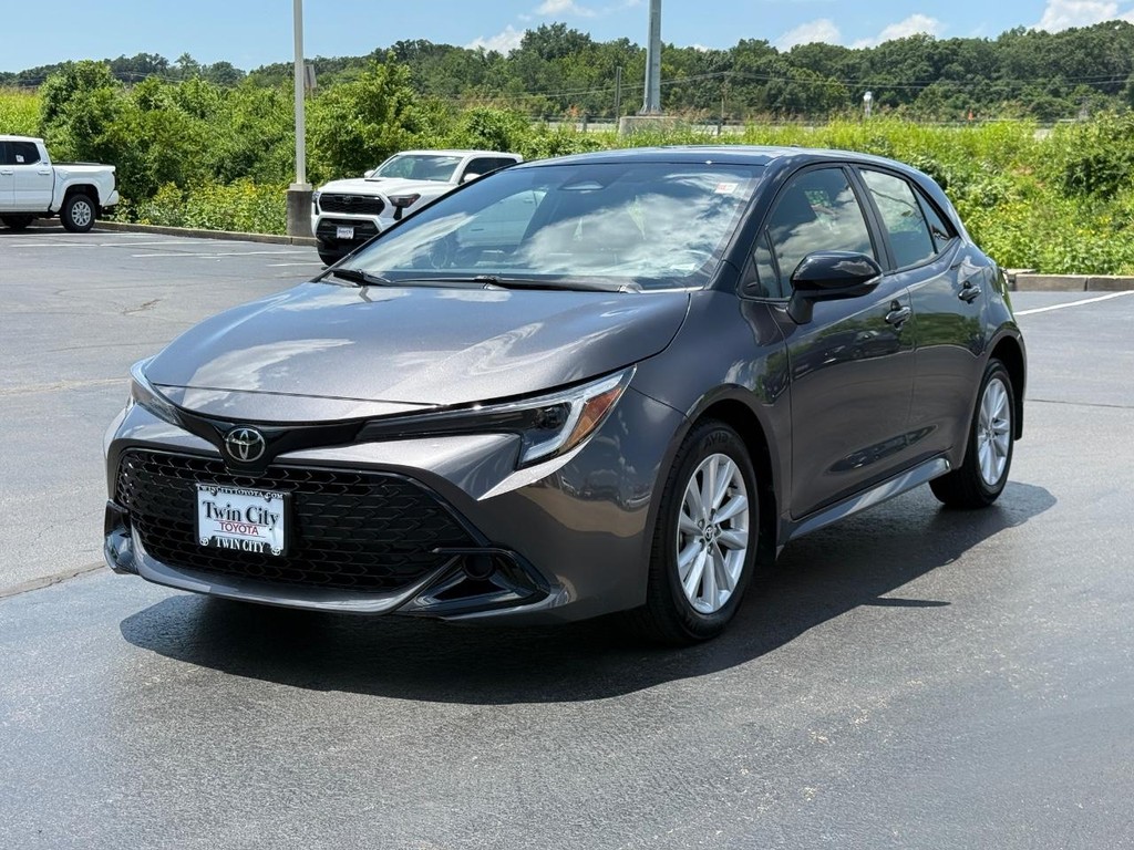 Toyota Corolla Hatchback Vehicle Image 9