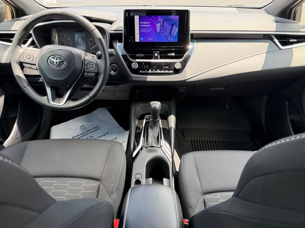 Toyota Corolla Hatchback Vehicle Image 12