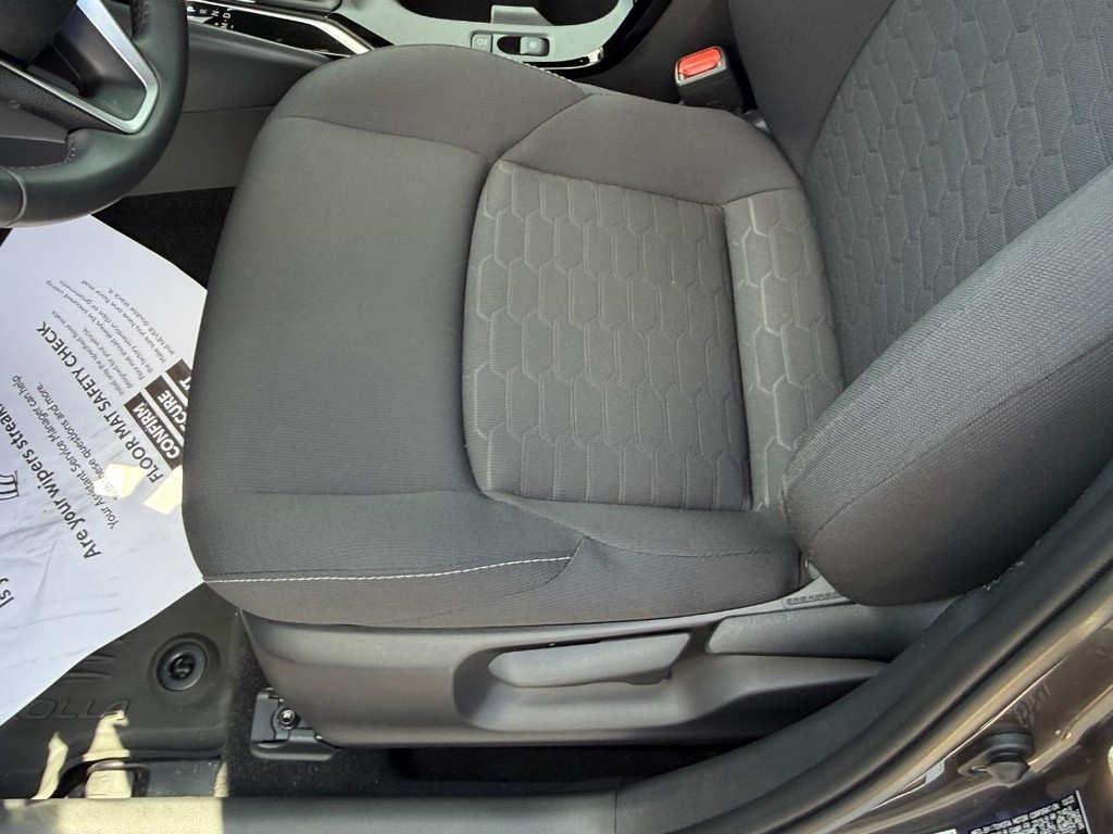 Toyota Corolla Hatchback Vehicle Image 17