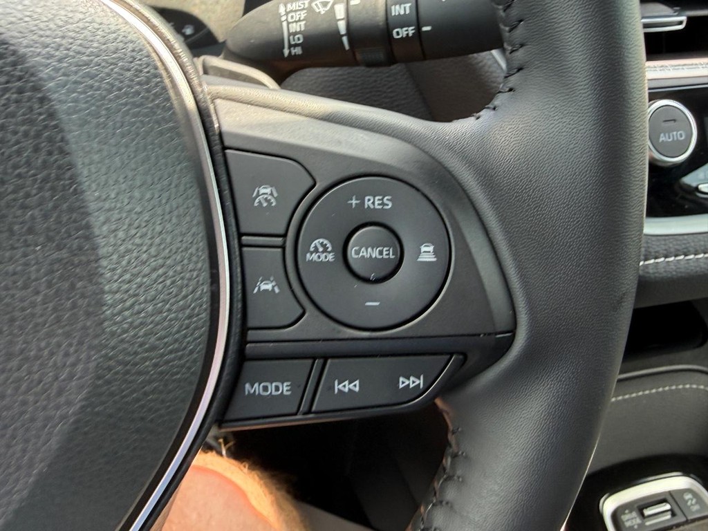 Toyota Corolla Hatchback Vehicle Image 19