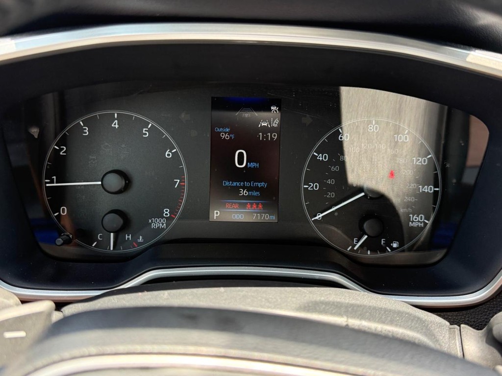 Toyota Corolla Hatchback Vehicle Image 21