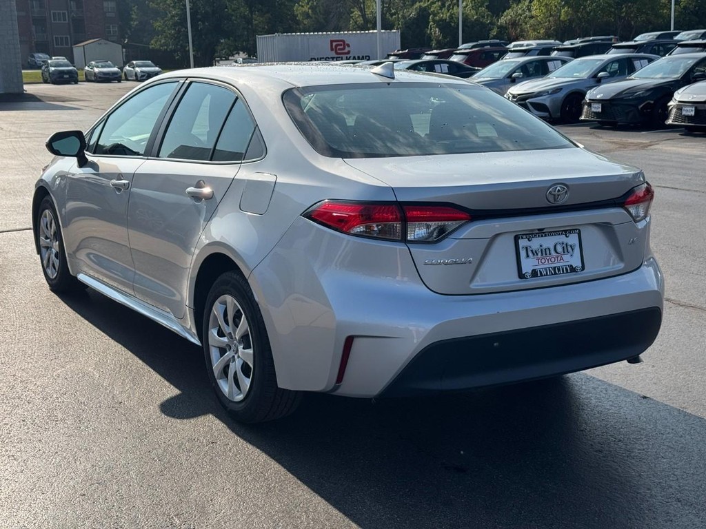 Toyota Corolla Vehicle Image 7