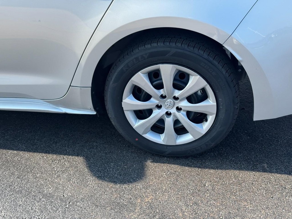 Toyota Corolla Vehicle Image 8
