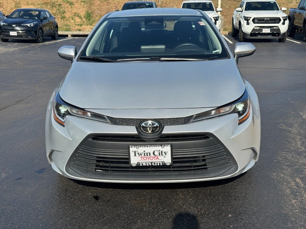 Toyota Corolla Vehicle Image 10
