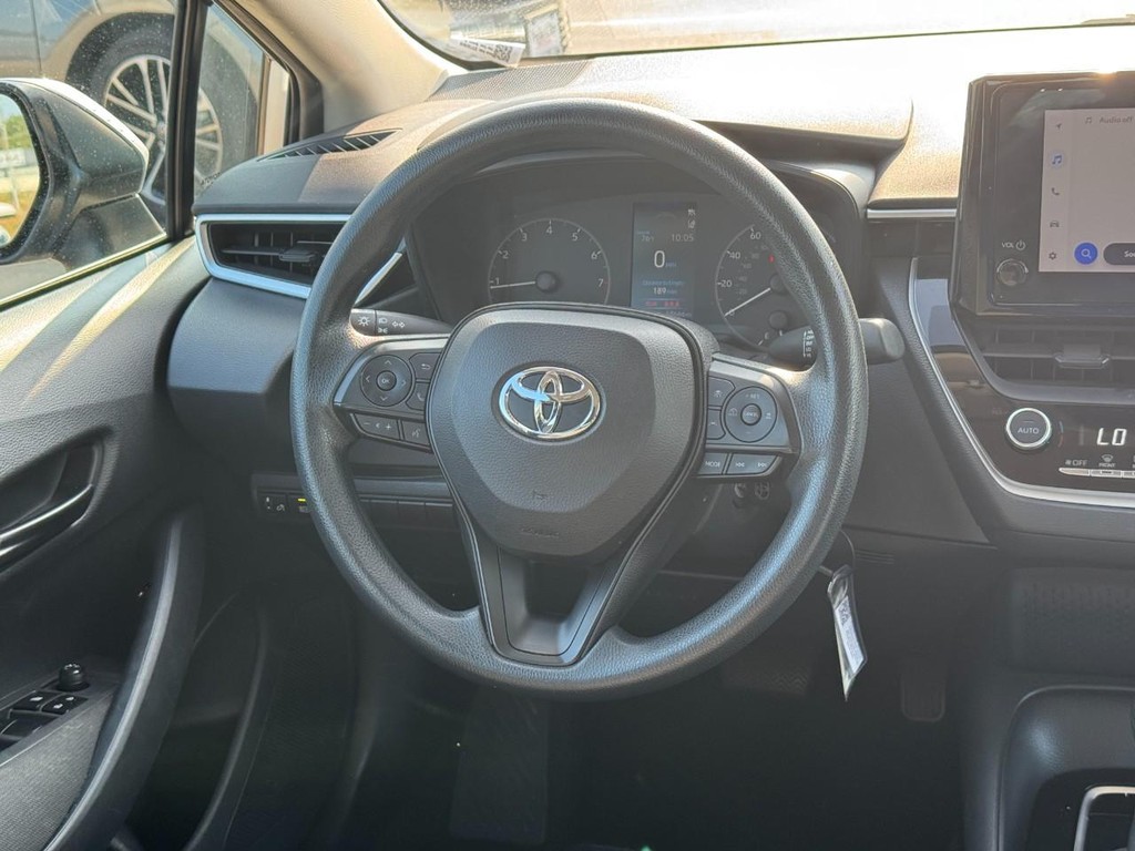 Toyota Corolla Vehicle Image 14