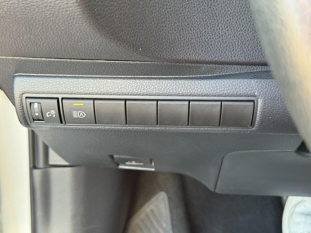 Toyota Corolla Vehicle Image 19