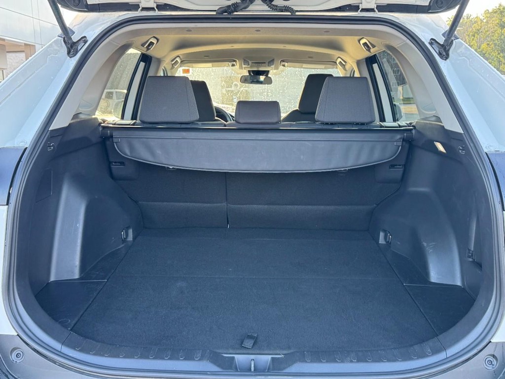 Toyota RAV4 Vehicle Image 6