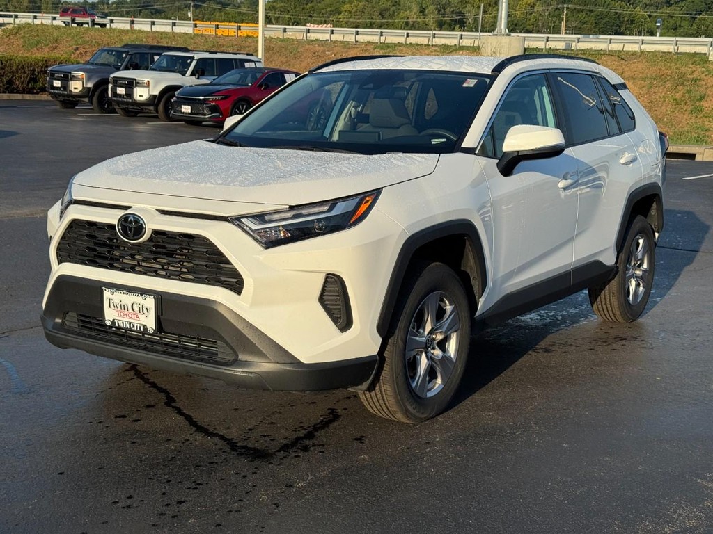 Toyota RAV4 Vehicle Image 9