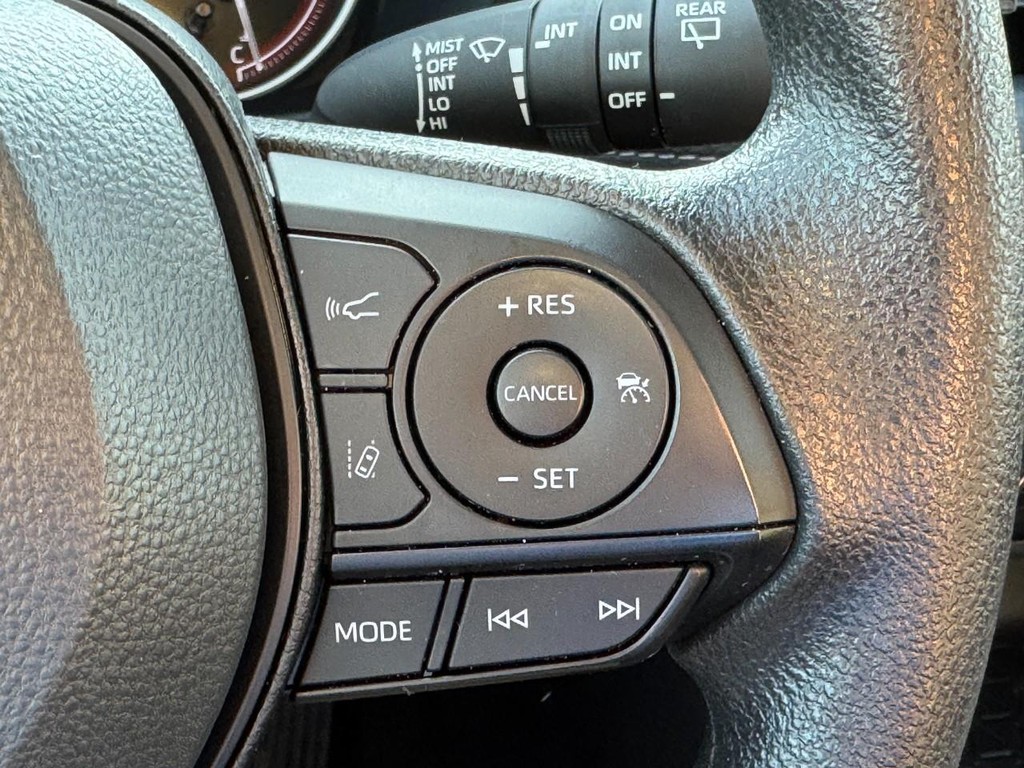 Toyota RAV4 Vehicle Image 20
