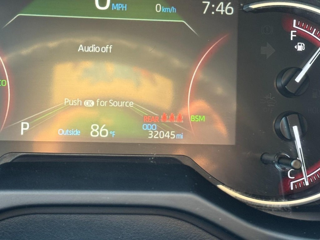 Toyota RAV4 Vehicle Image 22