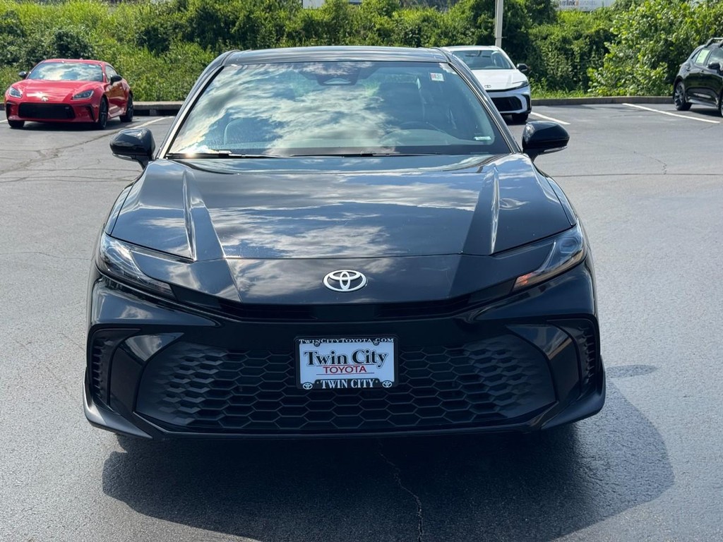 Toyota Camry Vehicle Image 11