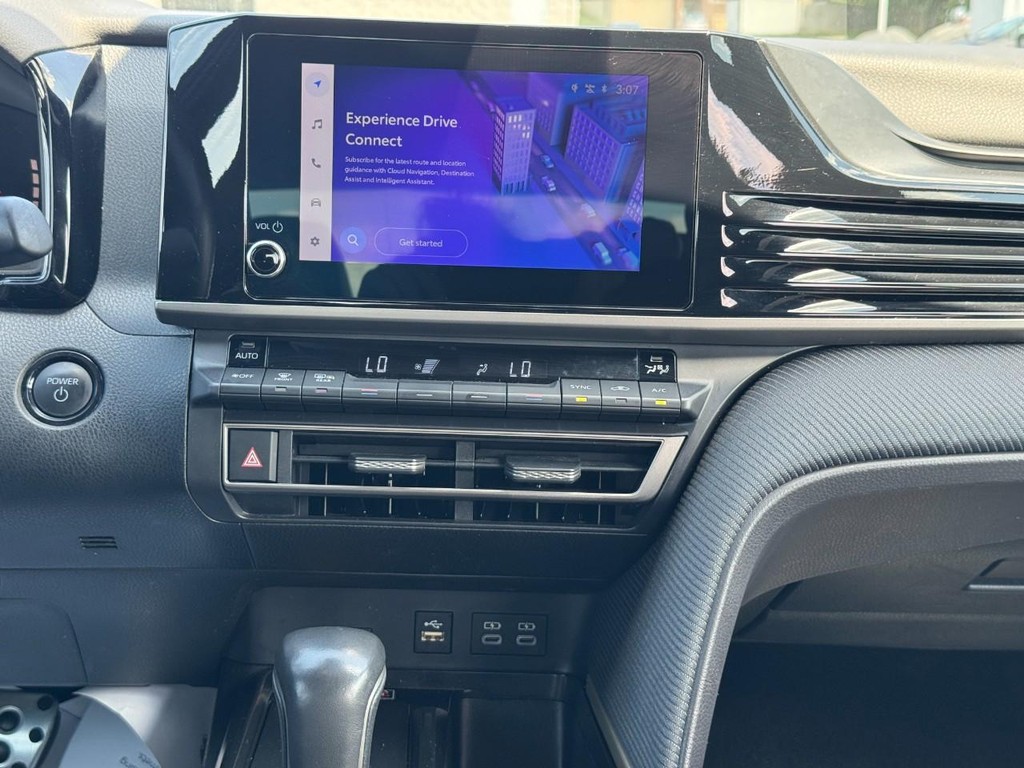 Toyota Camry Vehicle Image 15