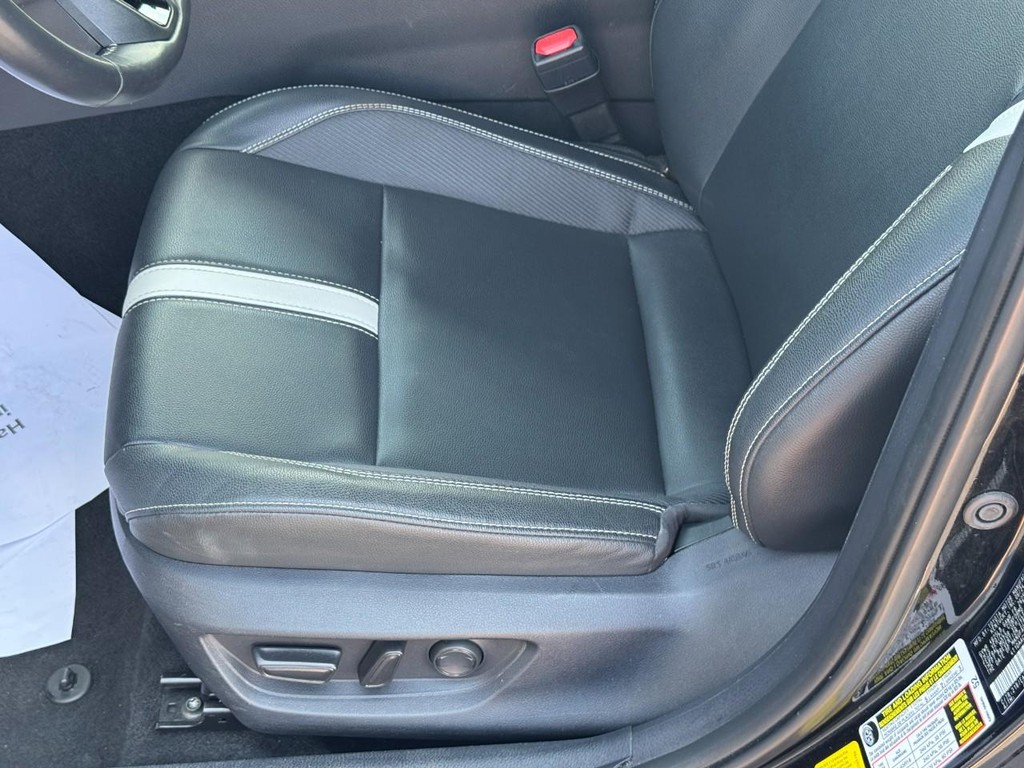 Toyota Camry Vehicle Image 18