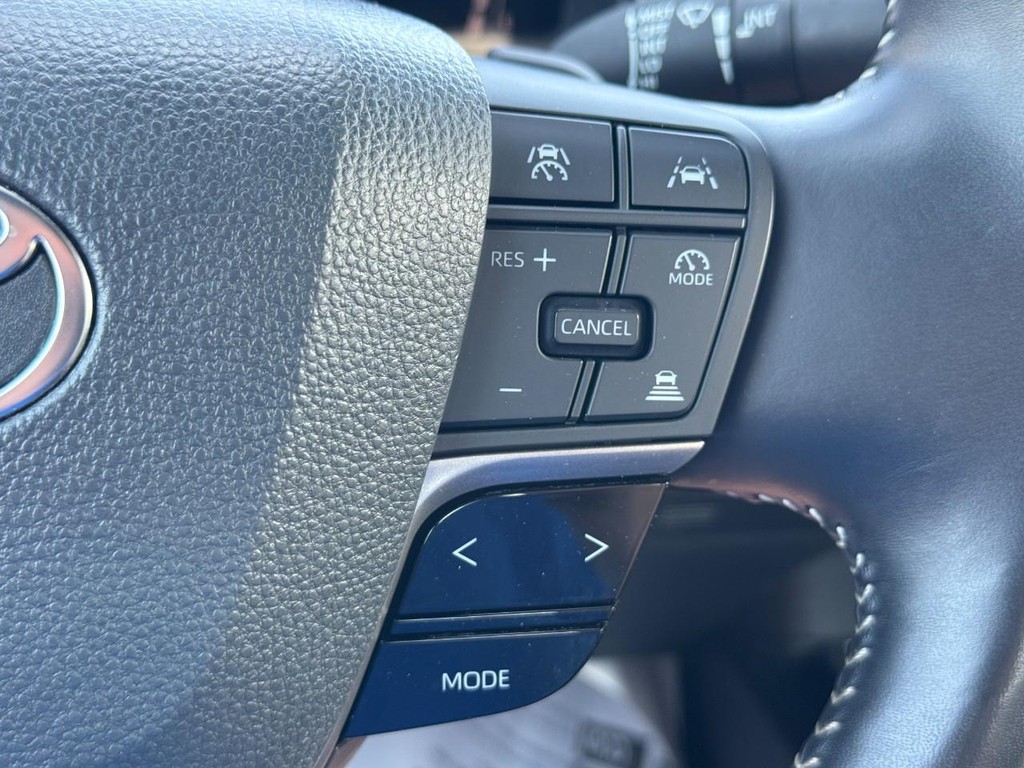 Toyota Camry Vehicle Image 20