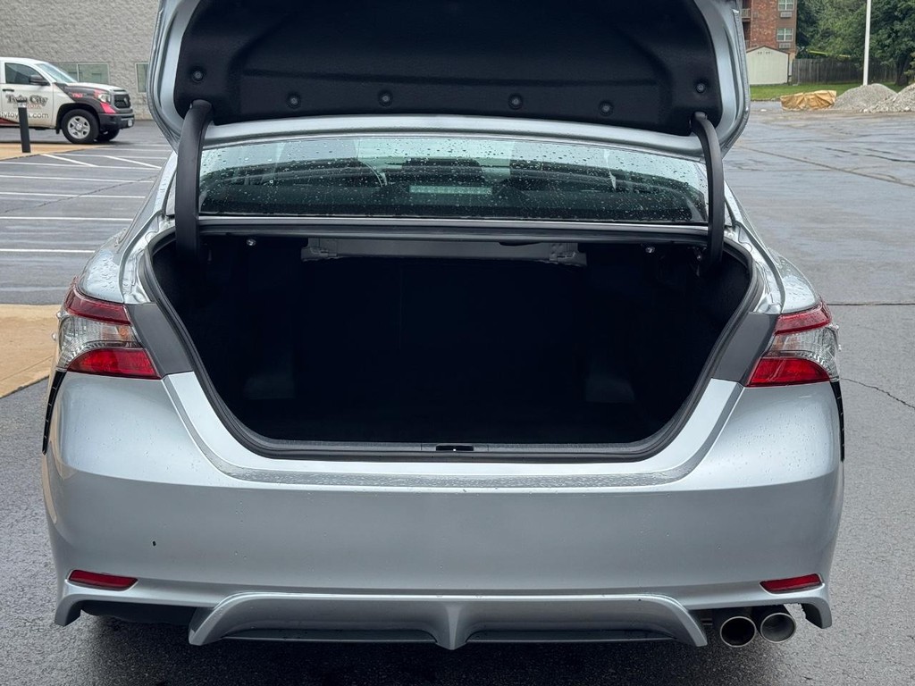 Toyota Camry Vehicle Image 5