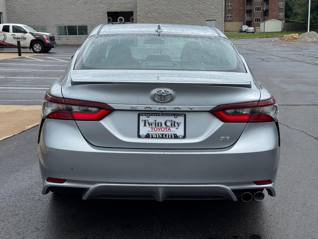 Toyota Camry Vehicle Image 6