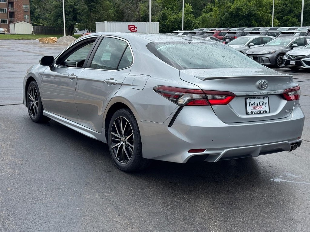 Toyota Camry Vehicle Image 7