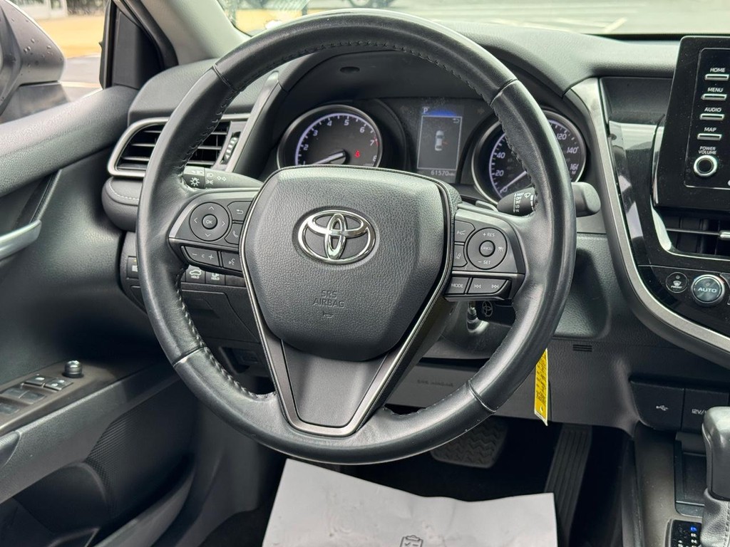 Toyota Camry Vehicle Image 13