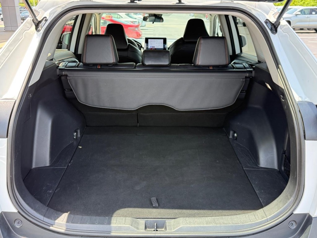 Toyota RAV4 Vehicle Image 4
