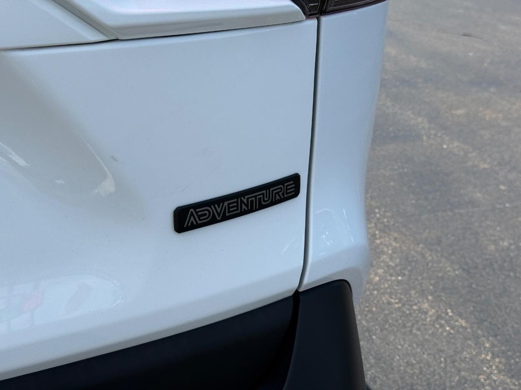 Toyota RAV4 Vehicle Image 6