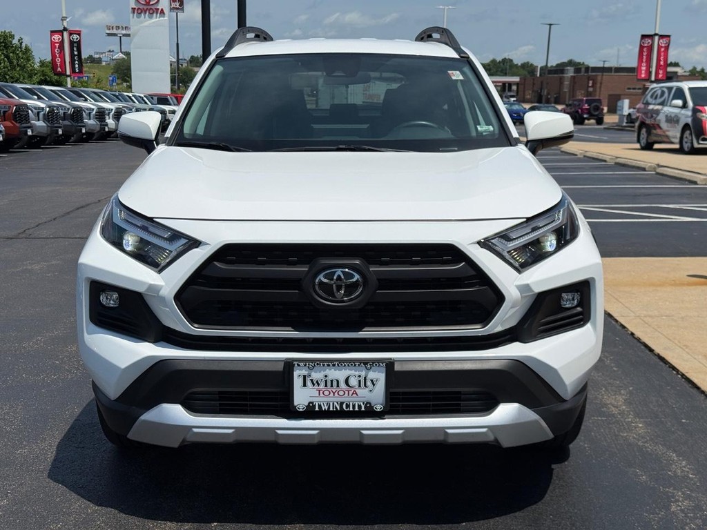 Toyota RAV4 Vehicle Image 10