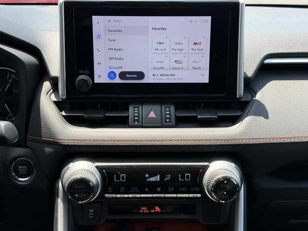 Toyota RAV4 Vehicle Image 14