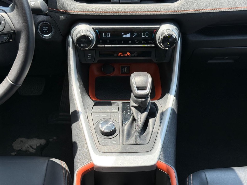 Toyota RAV4 Vehicle Image 15