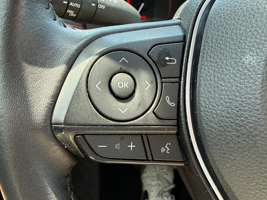 Toyota RAV4 Vehicle Image 18