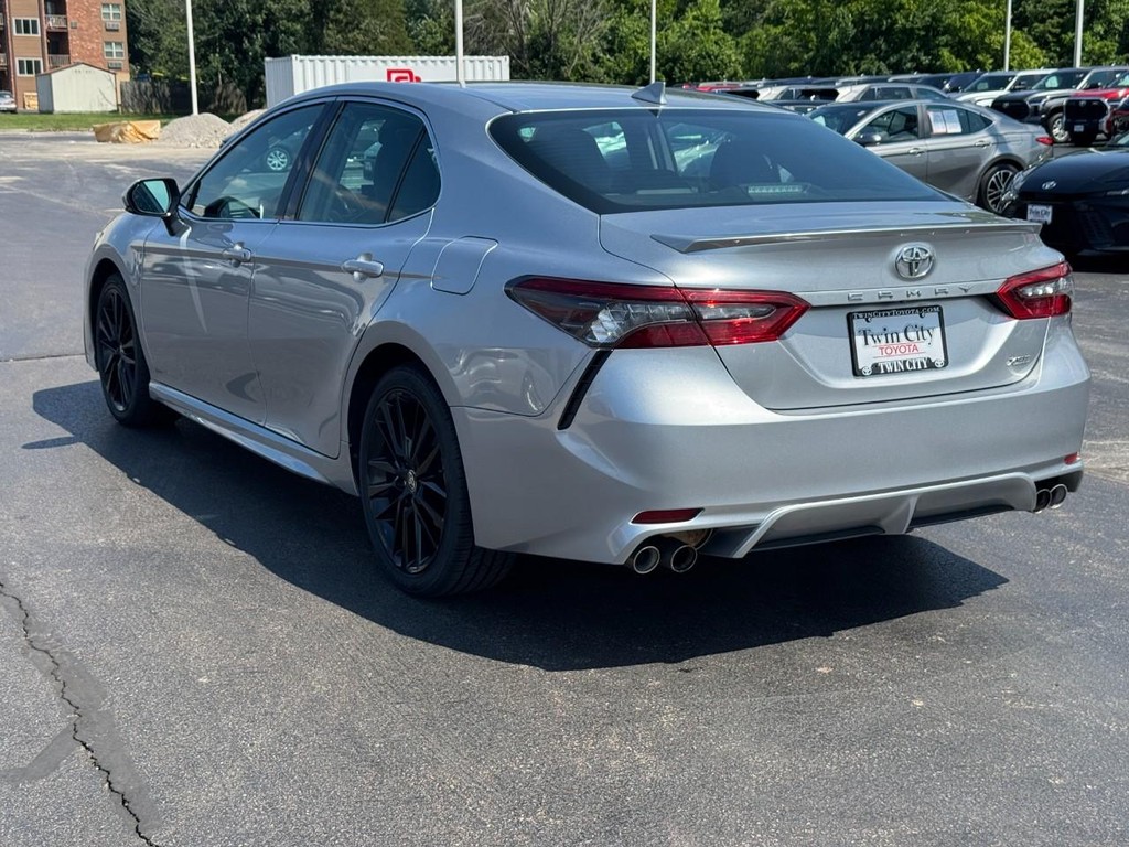 Toyota Camry Vehicle Image 7