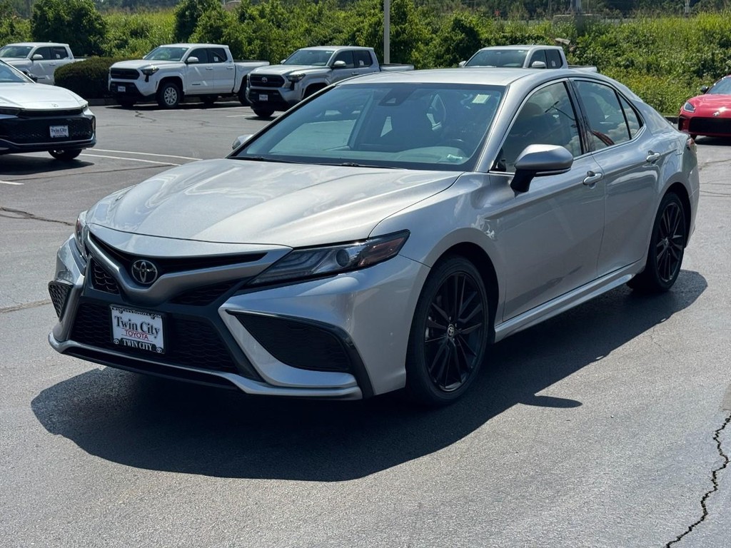 Toyota Camry Vehicle Image 9