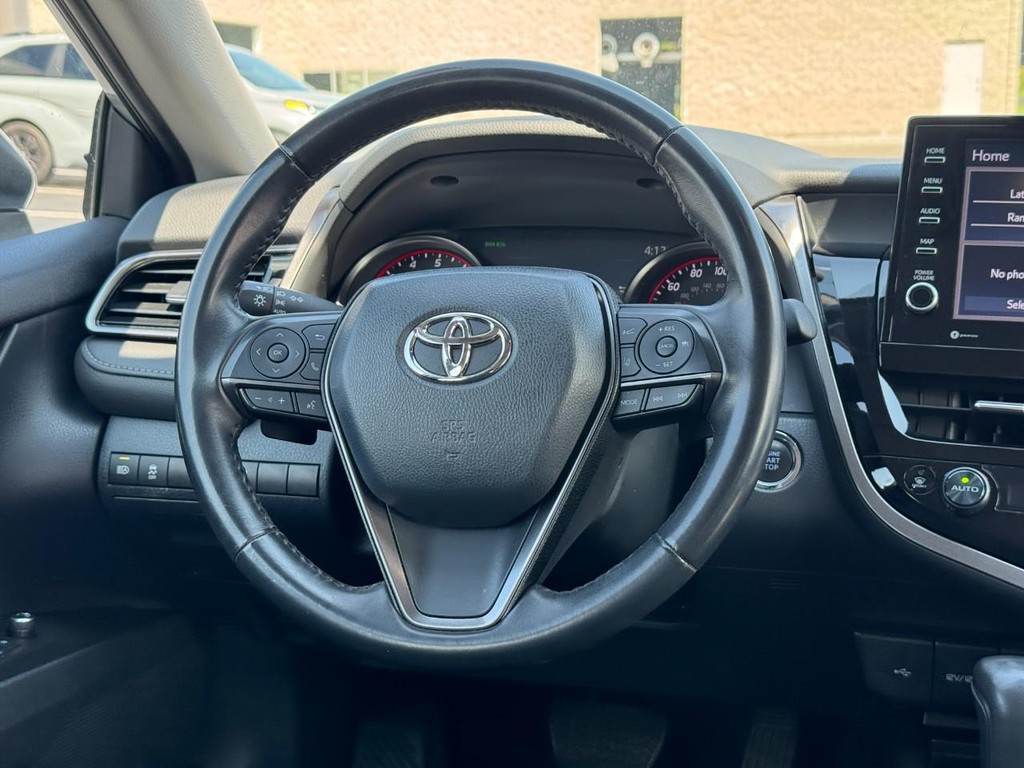 Toyota Camry Vehicle Image 13