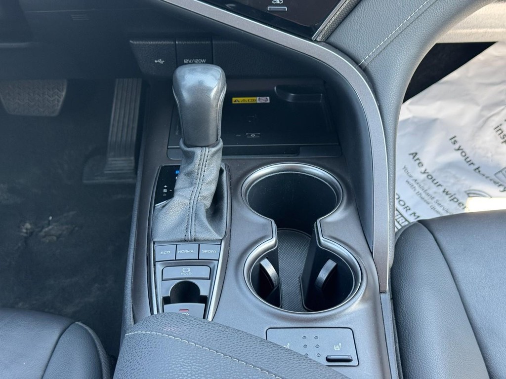 Toyota Camry Vehicle Image 15