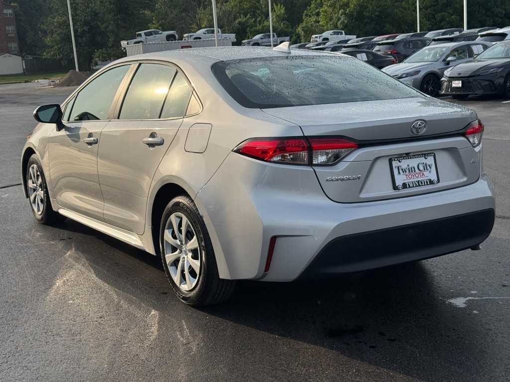 Toyota Corolla Vehicle Image 7