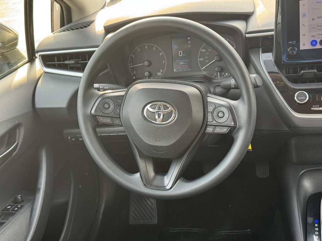 Toyota Corolla Vehicle Image 14